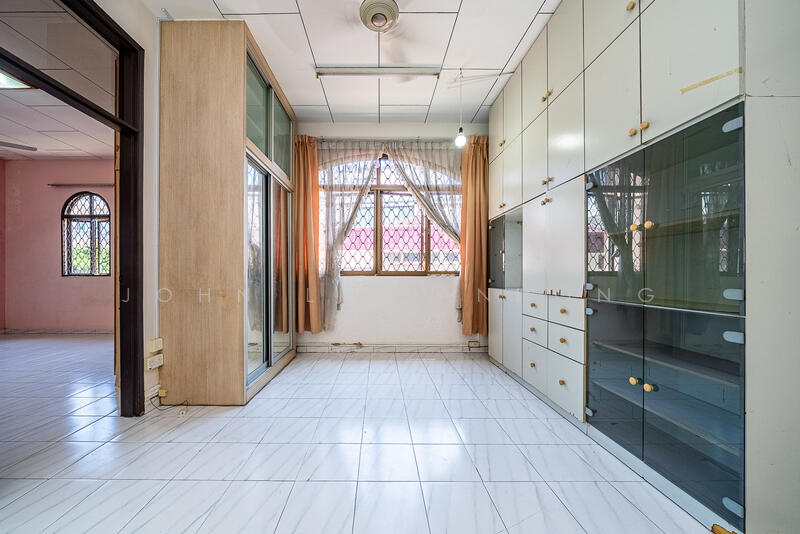 For Sale - Kembangan Estate