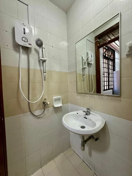 Dover Parkview, 30 Dover Rise, Room Rental, 180 sqft, Condominium For Rent, by Eunice Wong, 60087905 - Bathroom - PropertyGuru.com.sg