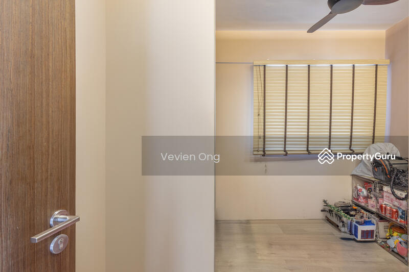 For Sale - The Visionaire