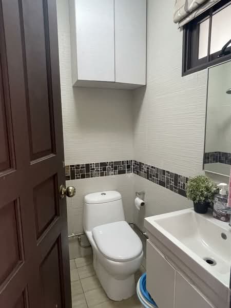 Rosyth Terrace, Rosyth Terrace, 5 Bedrooms, 3,500 sqft, Terraced House For Sale, by Toby Cai 蔡稚享, 60088055 - Bathroom - PropertyGuru.com.sg