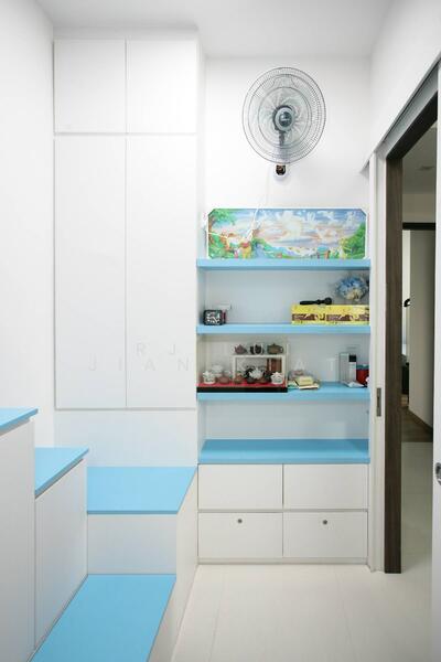 For Sale - R Maisons (The Maisons)