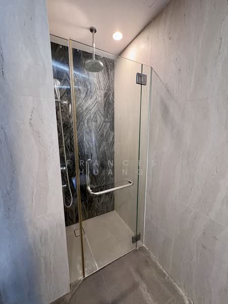 Stellar RV, 408 River Valley Road, Tanglin / Holland / Bukit Timah, 2 Bedrooms, 581 sqft, Condominium For Rent, by Frances Huang, 60088197 - Common Bathroom - PropertyGuru.com.sg