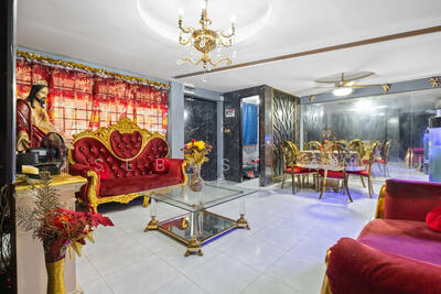 For Sale - 751 Woodlands Circle