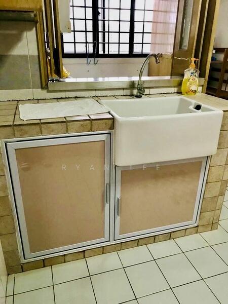 Kitchen sink 