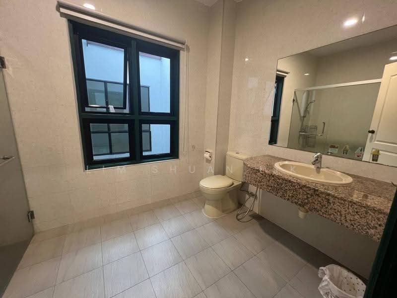 Seletar Hills Estate, Seletar Hills Drive, Seletar / Yio Chu Kang, Room Rental, 200 sqft, Semi-Detached House For Rent, by Lim Shuan Lik, 60088389 - Bathroom - PropertyGuru.com.sg