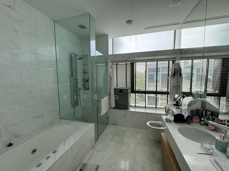 master toilet