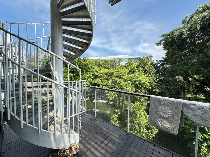 balcony
