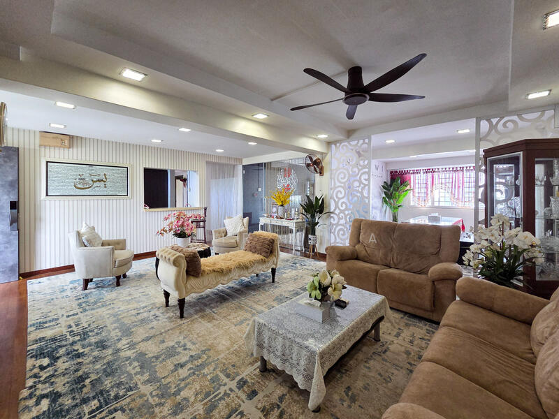 Living Room 4