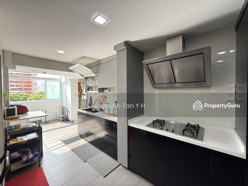 For Sale - 430 Hougang Avenue 6