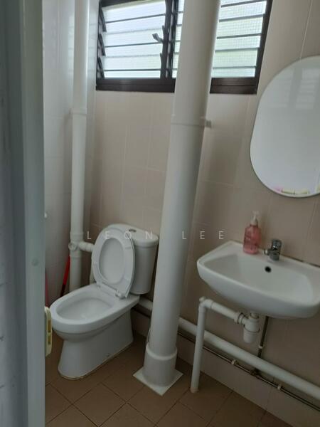372 Clementi Avenue 4, 372 Clementi Avenue 4, Room Rental, 150 sqft, HDB Flat For Rent, by Leon Lee, 60089269 - Bathroom - PropertyGuru.com.sg