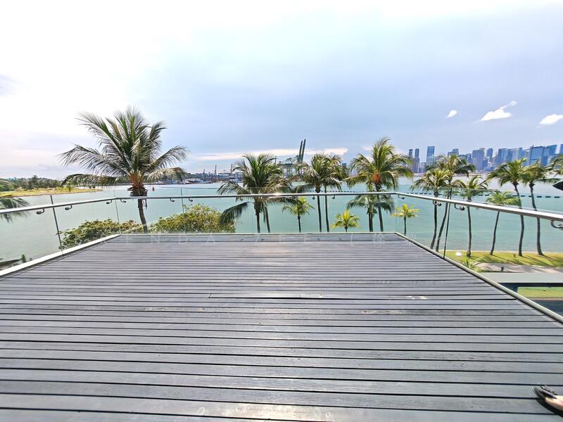 Resort-style waterfront bungalow in Sentosa Cove