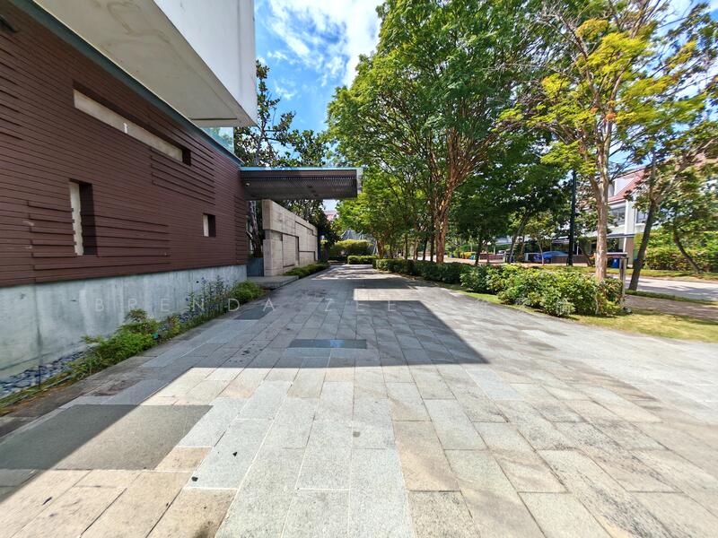 Resort-style waterfront bungalow in Sentosa Cove