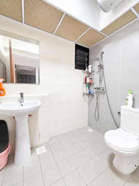 808C Choa Chu Kang Avenue 1, 808C Choa Chu Kang Avenue 1, 3 Bedrooms, 990 sqft, HDB Flat For Sale, by Sindy Lin, 60089353 - Bathroom - PropertyGuru.com.sg