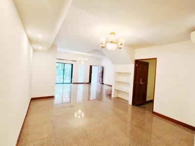 For Rent - 5 Bedroom Terrace House @ Jalan Labu Ayer(Walk to Nex, Serangoon & Bartley MRT, Maris Stella School)