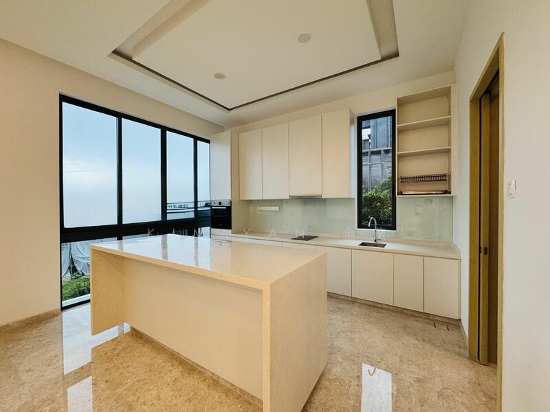 For Sale - Refurbished Bungalow, 4 levels with Lift, swimming pool, Park 3 cars inside