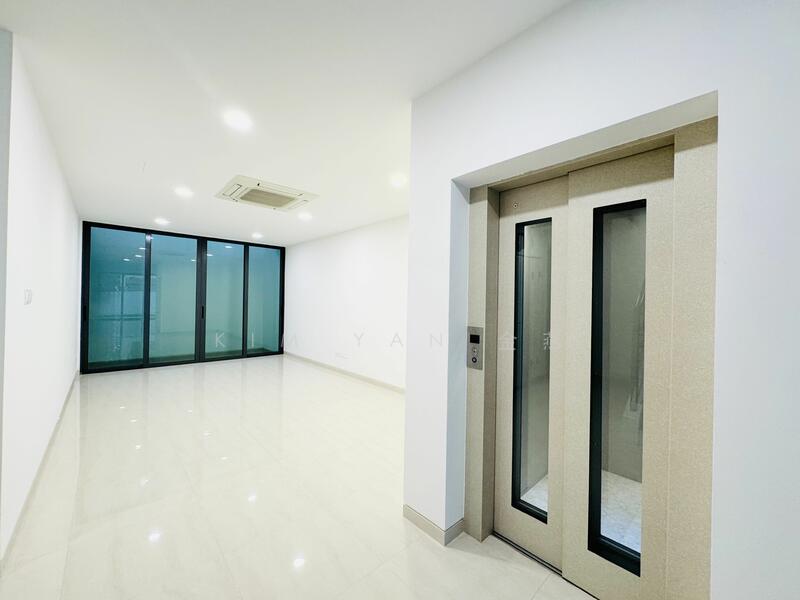 For Sale - Refurbished Bungalow, 4 levels with Lift, swimming pool, Park 3 cars inside