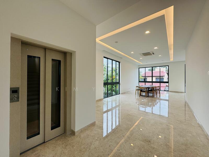 For Sale - Refurbished Bungalow, 4 levels with Lift, swimming pool, Park 3 cars inside