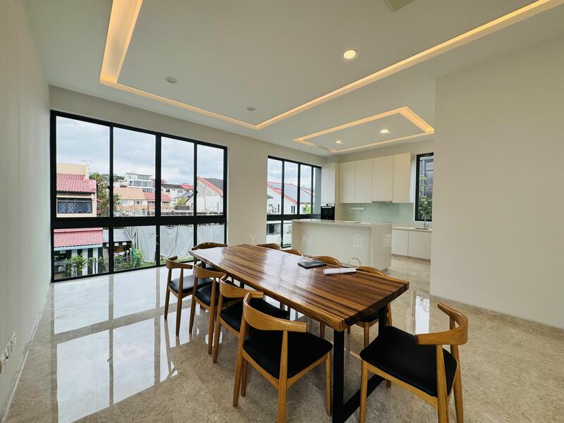 For Sale - Refurbished Bungalow, 4 levels with Lift, swimming pool, Park 3 cars inside