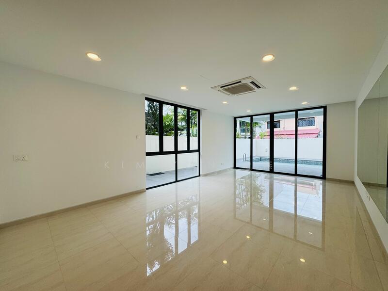 For Sale - Refurbished Bungalow, 4 levels with Lift, swimming pool, Park 3 cars inside