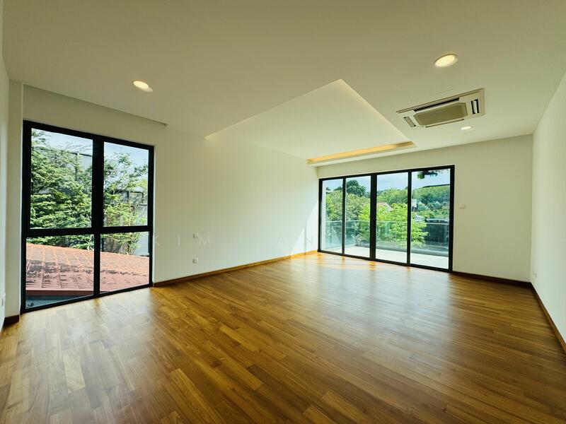 For Sale - Refurbished Bungalow, 4 levels with Lift, swimming pool, Park 3 cars inside