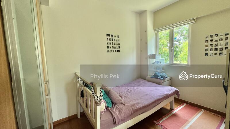 Pic of 1/2 a room! Imagine the space!