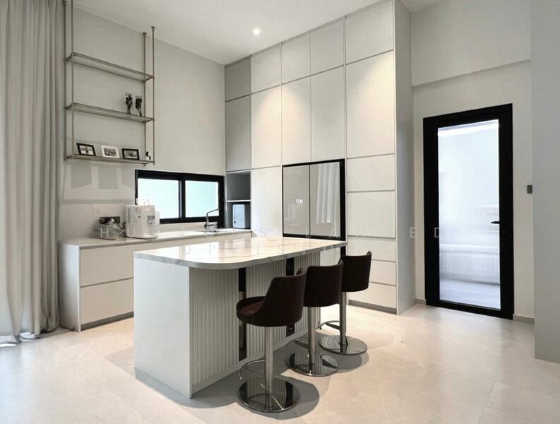 Dry Kitchen