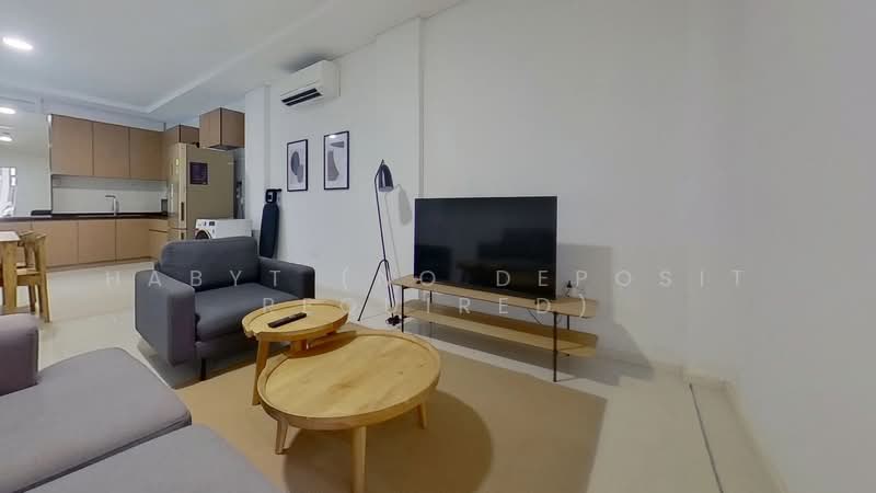 Hmlet Hamilton, 16 Hamilton Rd, Room Rental, 220 sqft, Apartment For Rent, by Bond Lee, 60091139 - PropertyGuru.com.sg