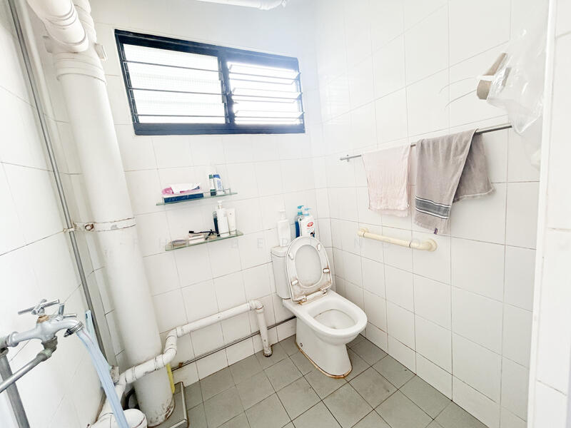 219 Yishun Street 21, 219 Yishun Street 21, 2 Bedrooms, 732 sqft, HDB Flat For Rent, by Philbert Ngo, 60091175 - Bathroom - PropertyGuru.com.sg