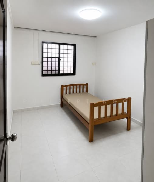 219 Yishun Street 21, 219 Yishun Street 21, 2 Bedrooms, 732 sqft, HDB Flat For Rent, by Philbert Ngo, 60091175 - Bedroom - PropertyGuru.com.sg