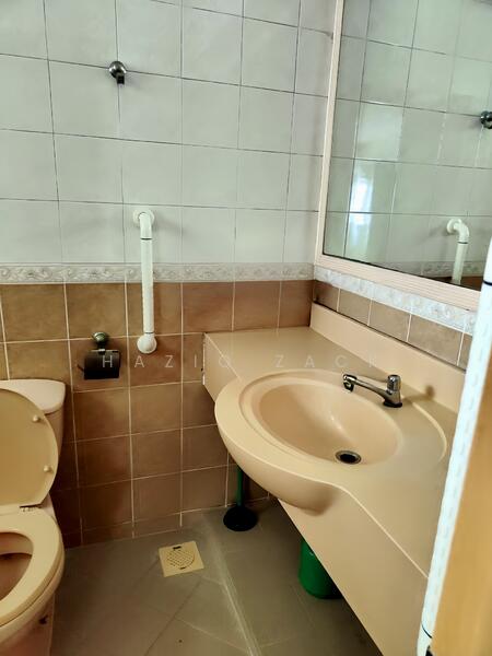 413 Sembawang Drive, 413 Sembawang Drive, Room Rental, 140 sqft, HDB Flat For Rent, by Haziq Zack, 60091271 - Bathroom - PropertyGuru.com.sg