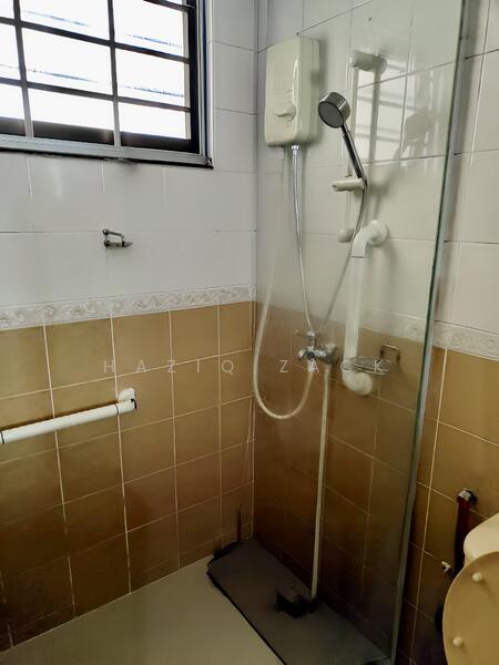 413 Sembawang Drive, 413 Sembawang Drive, Room Rental, 140 sqft, HDB Flat For Rent, by Haziq Zack, 60091271 - Bathroom - PropertyGuru.com.sg