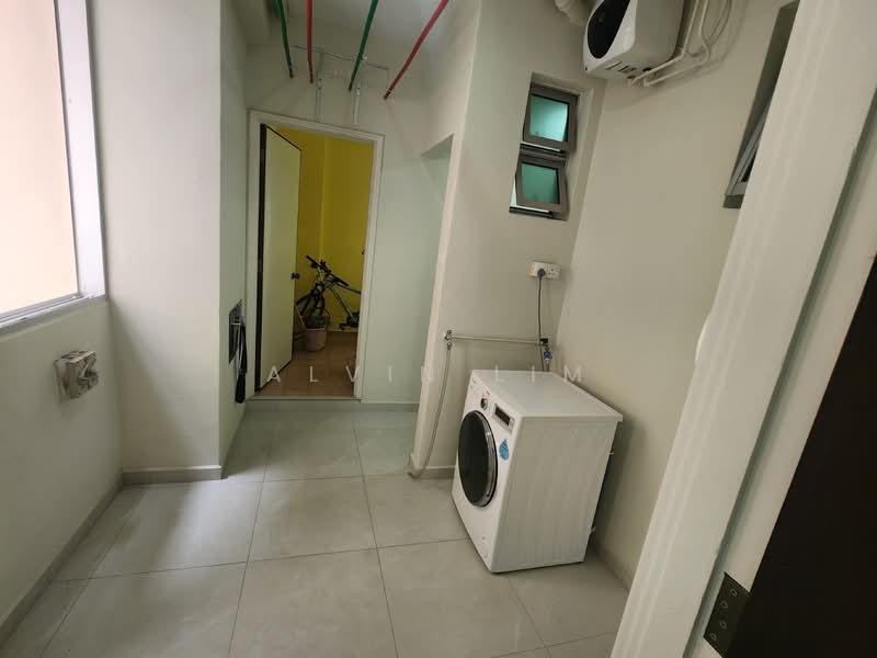 Avila Gardens, 11 Flora Road, 4 Bedrooms, 1,755 sqft, Condominium For Rent, by Alvin Lim, 60091313 - Laundry - PropertyGuru.com.sg