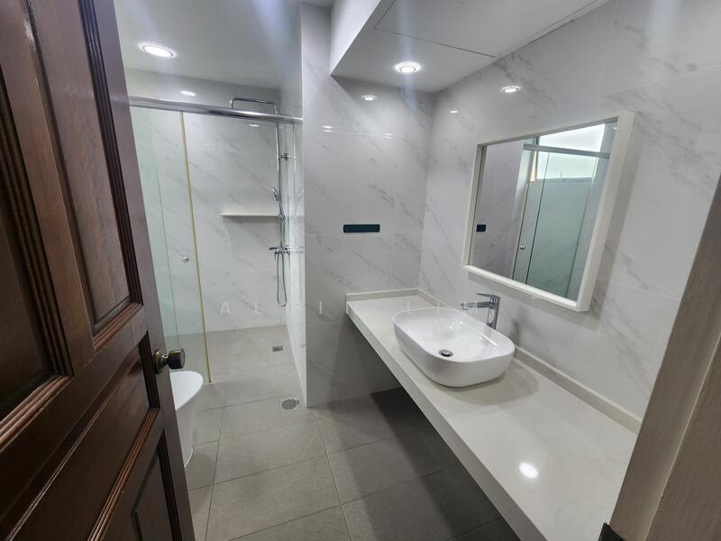 Avila Gardens, 11 Flora Road, 4 Bedrooms, 1,755 sqft, Condominium For Rent, by Alvin Lim, 60091313 - Bathroom - PropertyGuru.com.sg