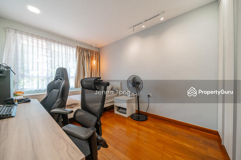 For Sale - Rare Freehold Inter-Terrace at Jalan Riang (Braddell Heights Estate)