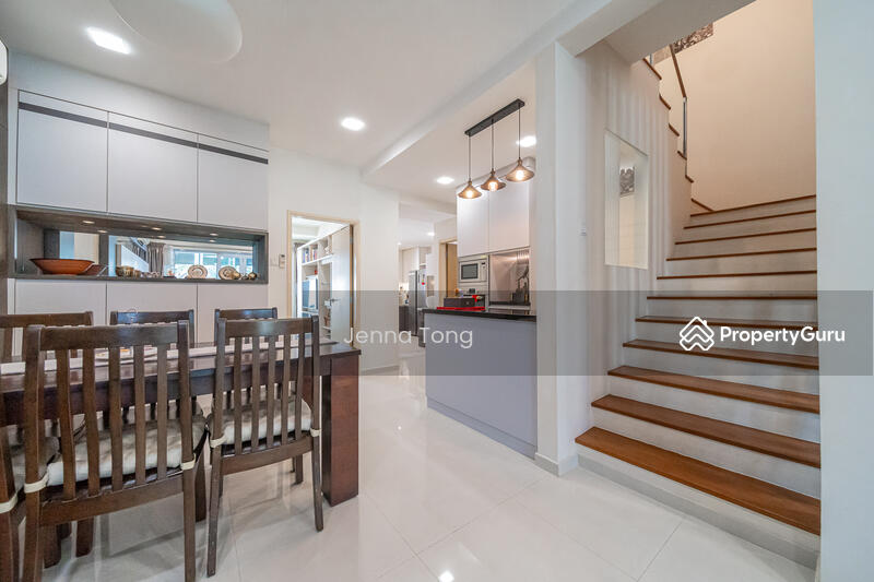For Sale - Rare Freehold Inter-Terrace at Jalan Riang (Braddell Heights Estate)