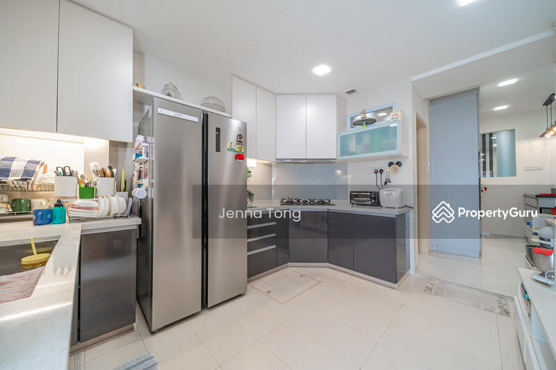 For Sale - Rare Freehold Inter-Terrace at Jalan Riang (Braddell Heights Estate)