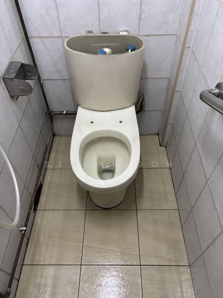 Blk 5 Changi village, 5 CHANGI VILLAGE ROAD, 1,420 sqft, Food & Beverage For Sale, by Serene Goh, 60091439 - Bathroom - CommercialGuru.com.sg
