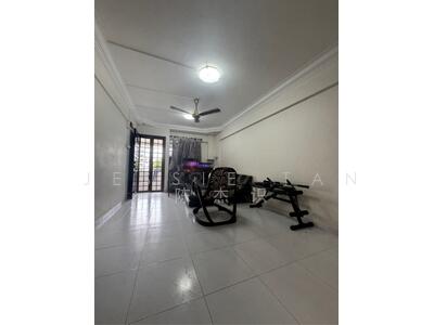 For Sale - 576 Ang Mo Kio Avenue 10