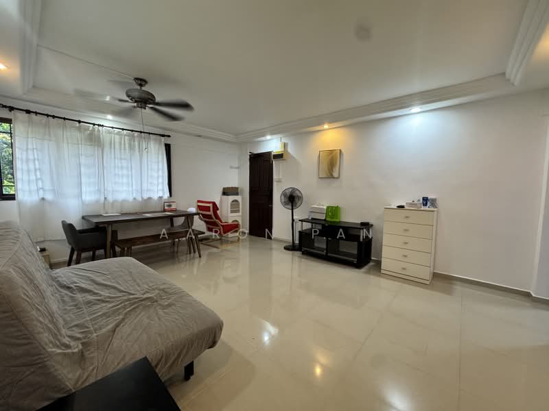 349 Clementi Avenue 2, 349 Clementi Avenue 2, Room Rental, 150 sqft, HDB Flat For Rent, by Aaron Pan, 60091761 - Living hall - PropertyGuru.com.sg