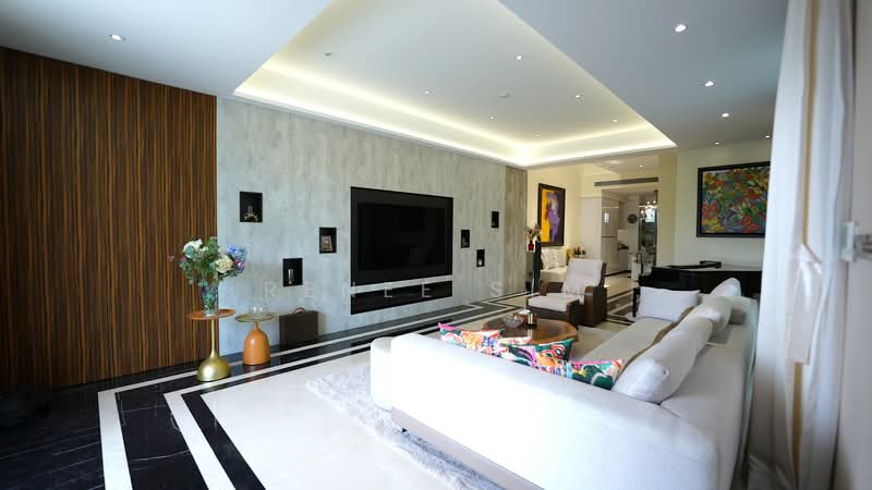 Lor k telok kurau, lor k telok kuarau, 7 Bedrooms, 4,200 sqft, Semi-Detached House For Sale, by Renee Sim, 60091769 - Living Room - PropertyGuru.com.sg