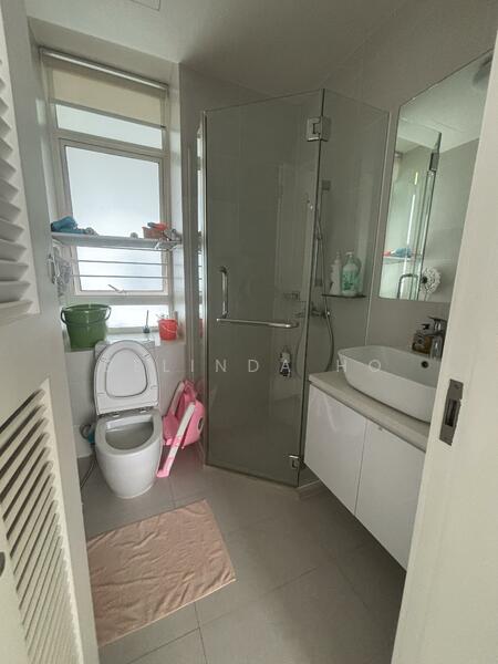 Common bathroom 