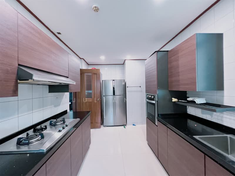 Spring Grove, 53 Grange Road, 3 Bedrooms, 1,335 sqft, Condominium For Rent, by Julian Li, 60092013 - Kitchen - PropertyGuru.com.sg