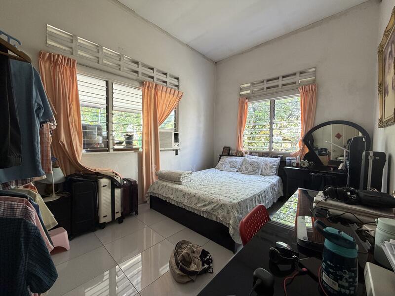 For Sale - ⭐ HUGE DETACHED LAND FOR REBUILT ⭐