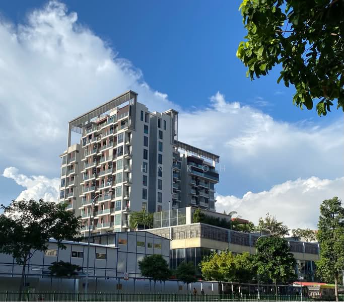 The MidTown, 1187 Upper Serangoon Road, 721 sqft, Food & Beverage For Sale, by John Koh, 60092312 - CommercialGuru.com.sg