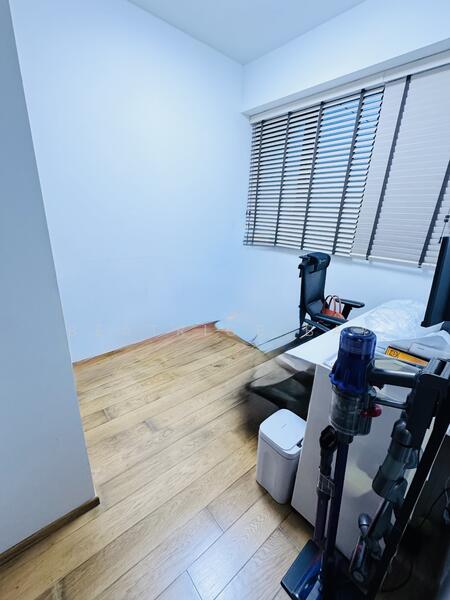 2nd bedroom -work /study area