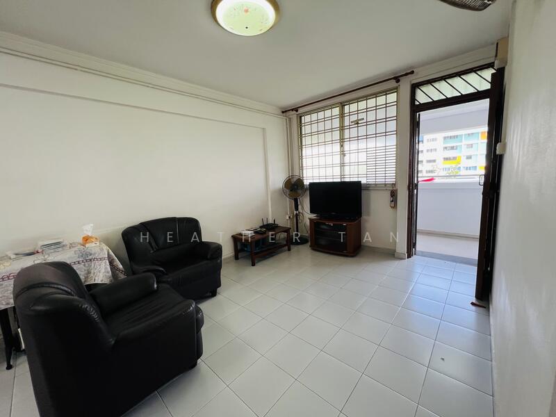 280 Bukit Batok East Avenue 3, 280 Bukit Batok East Avenue 3, 2 Bedrooms, 698 sqft, HDB Flat For Rent, by Heather Tan, 60092678 - Living Room - PropertyGuru.com.sg