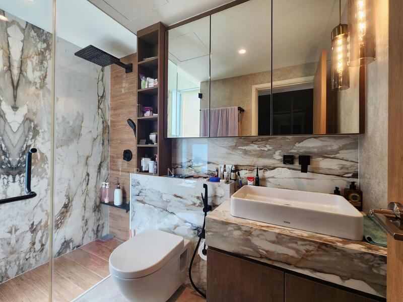master ensuite bathroom