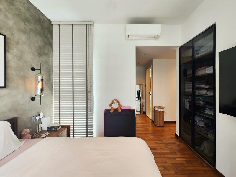 master bedroom (with more wardrobes added)