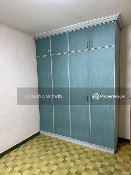 Bedroom 1 Wardrobe