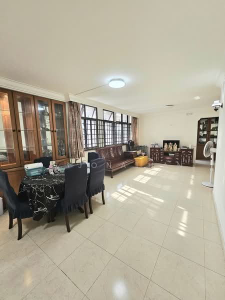930 Hougang Street 91, 930 Hougang Street 91, 3 Bedrooms, 1,292 sqft, HDB Flat For Sale, by Ng Jonathan, 60093168 - Living Room - PropertyGuru.com.sg